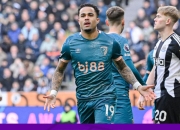 包含伯恩茅斯客场大胜，意外登顶积分榜的词条