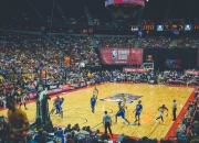 反败为胜引发热议！德约科维奇在SKT比赛中的局势复杂气势如虹延续