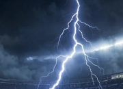 球员在足球比赛中展现出了高超技术